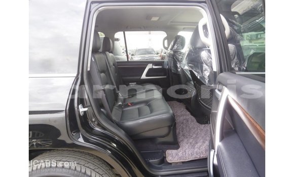 Acheter Import Voiture Toyota Land Cruiser Noir à Import - Dubai, Îles Agalega Acheter Import Voiture Toyota Land Cruiser Noir à Import - Dubai, Îles Agalega