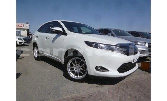 Acheter Import Voiture Toyota Harrier Blanc à Import - Dubai, Îles Agalega Acheter Import Voiture Toyota Harrier Blanc à Import - Dubai, Îles Agalega