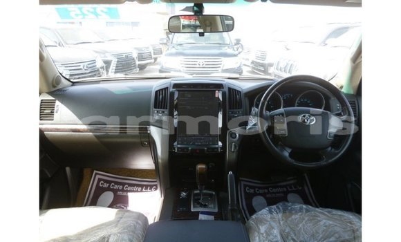 Buy Import Toyota Land Cruiser White Car in Import - Dubai in Agalega Islands Buy Import Toyota Land Cruiser White Car in Import - Dubai in Agalega Islands