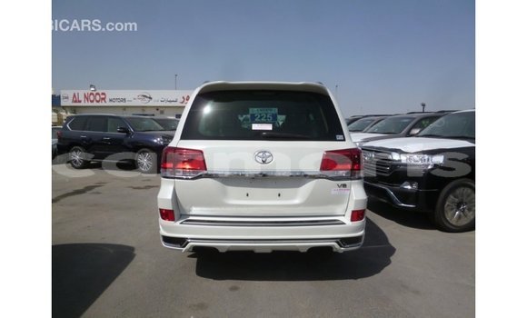 Buy Import Toyota Land Cruiser White Car in Import - Dubai in Agalega Islands Buy Import Toyota Land Cruiser White Car in Import - Dubai in Agalega Islands