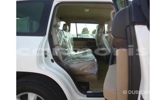 Buy Import Toyota Land Cruiser White Car in Import - Dubai in Agalega Islands Buy Import Toyota Land Cruiser White Car in Import - Dubai in Agalega Islands