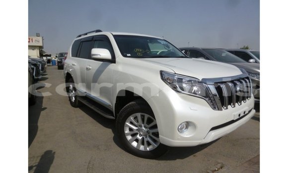 Acheter Import Voiture Toyota Prado Blanc à Import - Dubai, Îles Agalega Acheter Import Voiture Toyota Prado Blanc à Import - Dubai, Îles Agalega