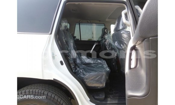 Acheter Import Voiture Toyota Prado Blanc à Import - Dubai, Îles Agalega Acheter Import Voiture Toyota Prado Blanc à Import - Dubai, Îles Agalega