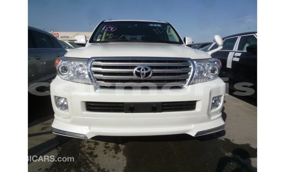 Acheter Import Voiture Toyota Land Cruiser Blanc à Import - Dubai, Îles Agalega Acheter Import Voiture Toyota Land Cruiser Blanc à Import - Dubai, Îles Agalega