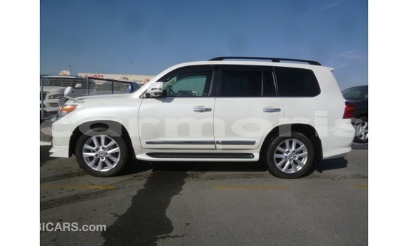 Acheter Import Voiture Toyota Land Cruiser Blanc à Import - Dubai, Îles Agalega Acheter Import Voiture Toyota Land Cruiser Blanc à Import - Dubai, Îles Agalega
