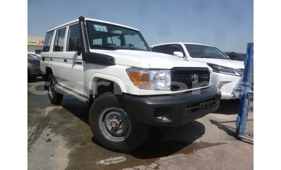 Acheter Import Voiture Toyota Land Cruiser Blanc à Import - Dubai, Îles Agalega Acheter Import Voiture Toyota Land Cruiser Blanc à Import - Dubai, Îles Agalega