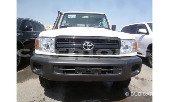 Acheter Import Voiture Toyota Land Cruiser Blanc à Import - Dubai, Îles Agalega Acheter Import Voiture Toyota Land Cruiser Blanc à Import - Dubai, Îles Agalega