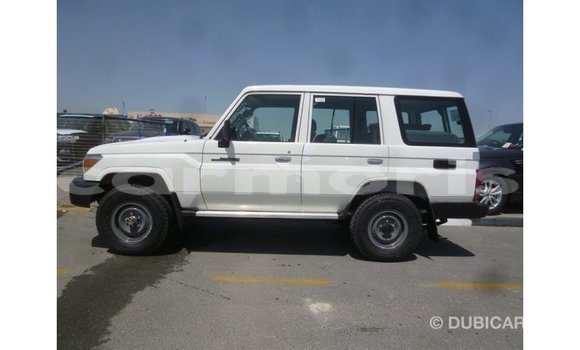 Acheter Import Voiture Toyota Land Cruiser Blanc à Import - Dubai, Îles Agalega Acheter Import Voiture Toyota Land Cruiser Blanc à Import - Dubai, Îles Agalega