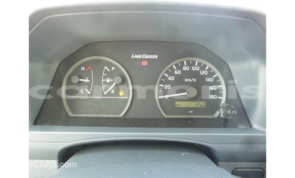 Acheter Import Voiture Toyota Land Cruiser Blanc à Import - Dubai, Îles Agalega Acheter Import Voiture Toyota Land Cruiser Blanc à Import - Dubai, Îles Agalega