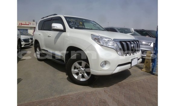 Acheter Import Voiture Toyota Prado Blanc à Import - Dubai, Îles Agalega Acheter Import Voiture Toyota Prado Blanc à Import - Dubai, Îles Agalega
