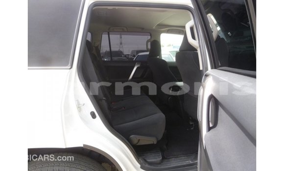 Acheter Import Voiture Toyota Prado Blanc à Import - Dubai, Îles Agalega Acheter Import Voiture Toyota Prado Blanc à Import - Dubai, Îles Agalega