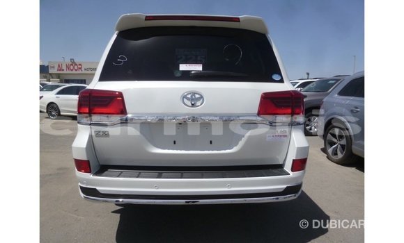 Acheter Import Voiture Toyota Land Cruiser Blanc à Import - Dubai, Îles Agalega Acheter Import Voiture Toyota Land Cruiser Blanc à Import - Dubai, Îles Agalega