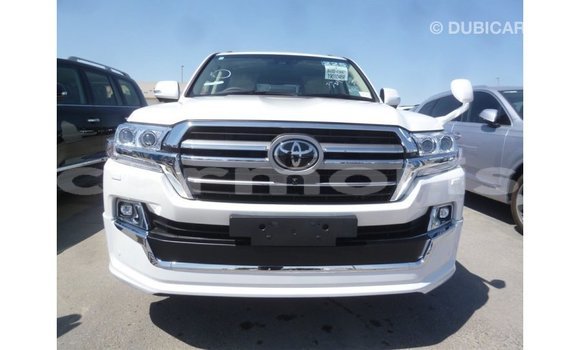 Acheter Import Voiture Toyota Land Cruiser Blanc à Import - Dubai, Îles Agalega Acheter Import Voiture Toyota Land Cruiser Blanc à Import - Dubai, Îles Agalega