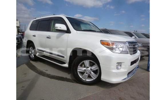 Acheter Import Voiture Toyota Land Cruiser Blanc à Import - Dubai, Îles Agalega Acheter Import Voiture Toyota Land Cruiser Blanc à Import - Dubai, Îles Agalega