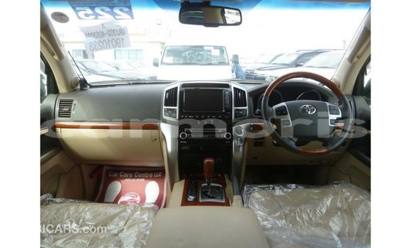 Acheter Import Voiture Toyota Land Cruiser Blanc à Import - Dubai, Îles Agalega Acheter Import Voiture Toyota Land Cruiser Blanc à Import - Dubai, Îles Agalega