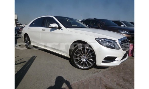 Buy Import Mercedes-Benz 190 White Car in Import - Dubai in Agalega Islands Buy Import Mercedes-Benz 190 White Car in Import - Dubai in Agalega Islands