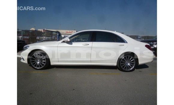 Buy Import Mercedes-Benz 190 White Car in Import - Dubai in Agalega Islands Buy Import Mercedes-Benz 190 White Car in Import - Dubai in Agalega Islands