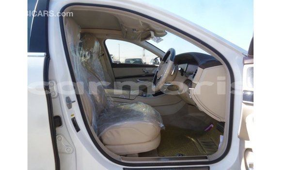 Buy Import Mercedes-Benz 190 White Car in Import - Dubai in Agalega Islands Buy Import Mercedes-Benz 190 White Car in Import - Dubai in Agalega Islands