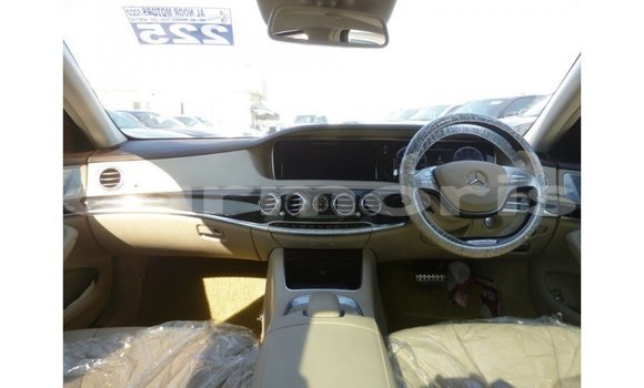 Buy Import Mercedes-Benz 190 White Car in Import - Dubai in Agalega Islands Buy Import Mercedes-Benz 190 White Car in Import - Dubai in Agalega Islands