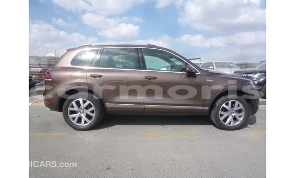 Acheter Import Voiture Volkswagen Touareg Marron à Import - Dubai, Îles Agalega Acheter Import Voiture Volkswagen Touareg Marron à Import - Dubai, Îles Agalega