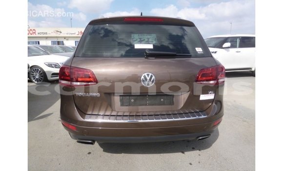 Acheter Import Voiture Volkswagen Touareg Marron à Import - Dubai, Îles Agalega Acheter Import Voiture Volkswagen Touareg Marron à Import - Dubai, Îles Agalega