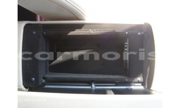 Acheter Import Voiture Mercedes-Benz 190 Bleu à Import - Dubai, Îles Agalega Acheter Import Voiture Mercedes-Benz 190 Bleu à Import - Dubai, Îles Agalega