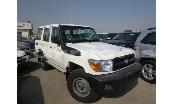 Acheter Import Voiture Toyota Land Cruiser Blanc à Import - Dubai, Îles Agalega Acheter Import Voiture Toyota Land Cruiser Blanc à Import - Dubai, Îles Agalega