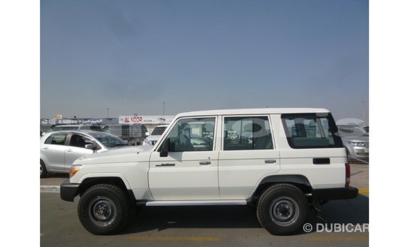 Acheter Import Voiture Toyota Land Cruiser Blanc à Import - Dubai, Îles Agalega Acheter Import Voiture Toyota Land Cruiser Blanc à Import - Dubai, Îles Agalega