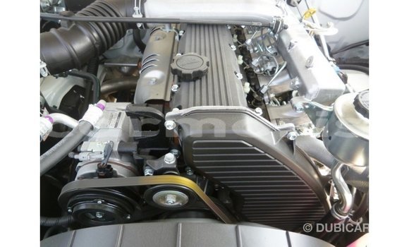 Acheter Import Voiture Toyota Land Cruiser Blanc à Import - Dubai, Îles Agalega Acheter Import Voiture Toyota Land Cruiser Blanc à Import - Dubai, Îles Agalega