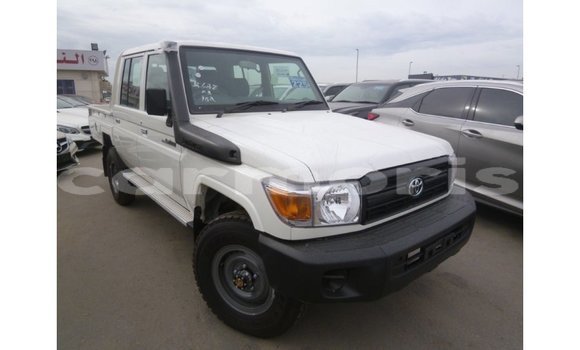 Buy Import Toyota Land Cruiser White Car in Import - Dubai in Agalega Islands Buy Import Toyota Land Cruiser White Car in Import - Dubai in Agalega Islands