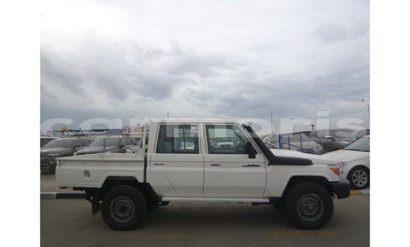 Buy Import Toyota Land Cruiser White Car in Import - Dubai in Agalega Islands Buy Import Toyota Land Cruiser White Car in Import - Dubai in Agalega Islands