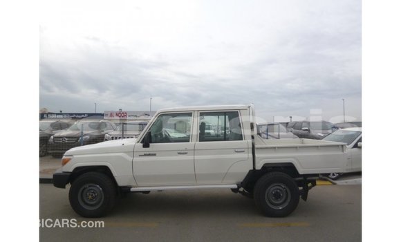 Buy Import Toyota Land Cruiser White Car in Import - Dubai in Agalega Islands Buy Import Toyota Land Cruiser White Car in Import - Dubai in Agalega Islands
