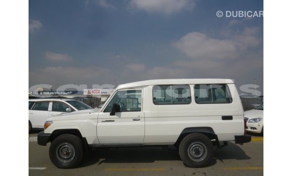 Acheter Import Voiture Toyota Land Cruiser Blanc à Import - Dubai, Îles Agalega Acheter Import Voiture Toyota Land Cruiser Blanc à Import - Dubai, Îles Agalega