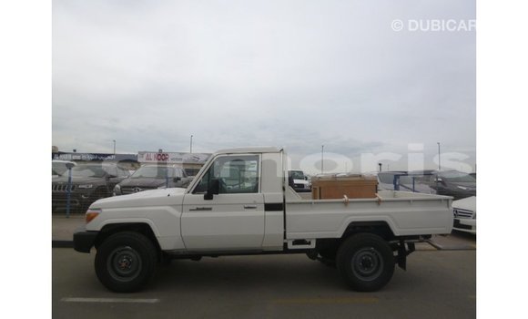 Buy Import Toyota Land Cruiser White Car in Import - Dubai in Agalega Islands Buy Import Toyota Land Cruiser White Car in Import - Dubai in Agalega Islands