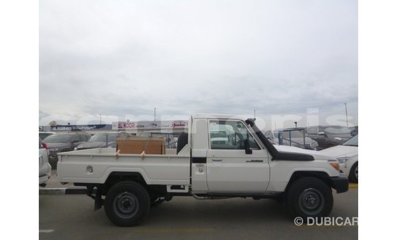Buy Import Toyota Land Cruiser White Car in Import - Dubai in Agalega Islands Buy Import Toyota Land Cruiser White Car in Import - Dubai in Agalega Islands