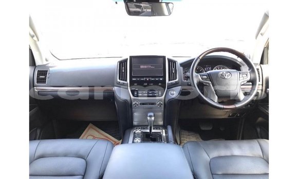 Acheter Import Voiture Toyota Land Cruiser Blanc à Import - Dubai, Îles Agalega Acheter Import Voiture Toyota Land Cruiser Blanc à Import - Dubai, Îles Agalega