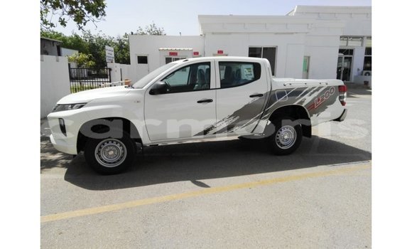 Buy Import Mitsubishi L200 White Car in Import - Dubai in Agalega Islands Buy Import Mitsubishi L200 White Car in Import - Dubai in Agalega Islands