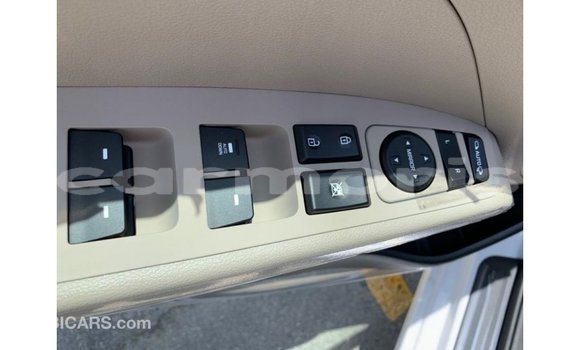 Buy Import Hyundai Elantra White Car in Import - Dubai in Agalega Islands Buy Import Hyundai Elantra White Car in Import - Dubai in Agalega Islands