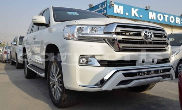 Buy Import Toyota Land Cruiser White Car in Import - Dubai in Agalega Islands Buy Import Toyota Land Cruiser White Car in Import - Dubai in Agalega Islands