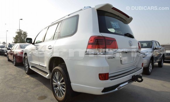 Buy Import Toyota Land Cruiser White Car in Import - Dubai in Agalega Islands Buy Import Toyota Land Cruiser White Car in Import - Dubai in Agalega Islands