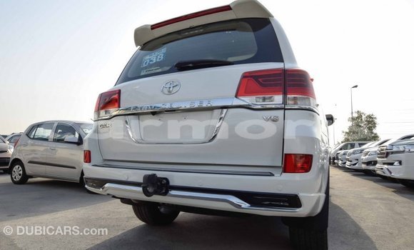 Buy Import Toyota Land Cruiser White Car in Import - Dubai in Agalega Islands Buy Import Toyota Land Cruiser White Car in Import - Dubai in Agalega Islands