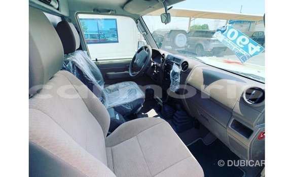 Acheter Import Voiture Toyota Land Cruiser Blanc à Import - Dubai, Îles Agalega Acheter Import Voiture Toyota Land Cruiser Blanc à Import - Dubai, Îles Agalega