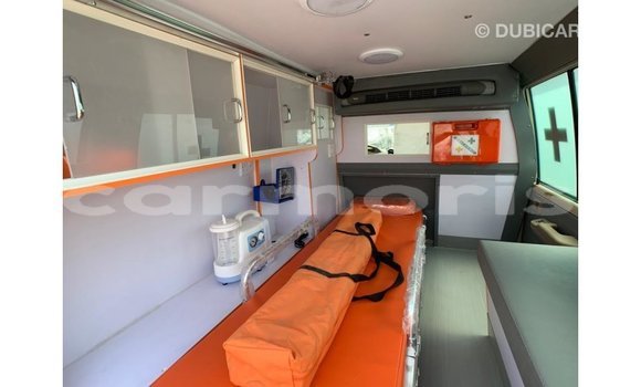 Acheter Import Voiture Toyota Land Cruiser Blanc à Import - Dubai, Îles Agalega Acheter Import Voiture Toyota Land Cruiser Blanc à Import - Dubai, Îles Agalega