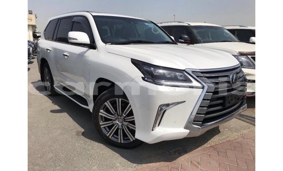 Acheter Import Voiture Lexus LX Blanc à Import - Dubai, Îles Agalega Acheter Import Voiture Lexus LX Blanc à Import - Dubai, Îles Agalega