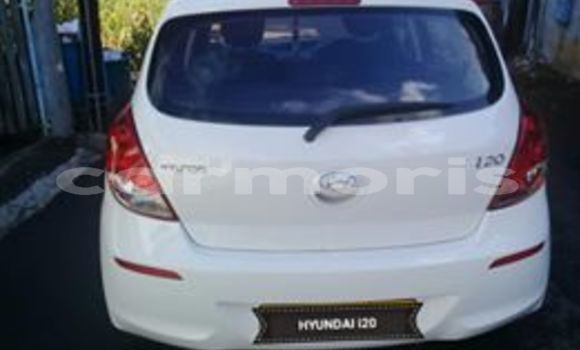 Acheter Occasion Voiture Hyundai i20 Blanc à Port Louis, Port Louis District Acheter Occasion Voiture Hyundai i20 Blanc à Port Louis, Port Louis District