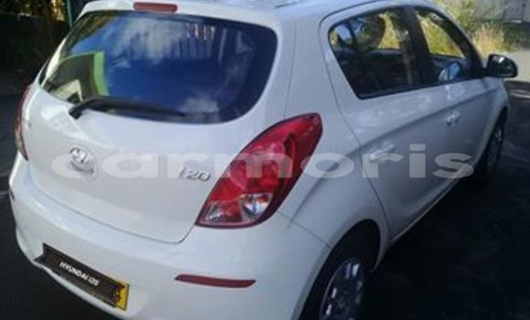 Acheter Occasion Voiture Hyundai i20 Blanc à Port Louis, Port Louis District Acheter Occasion Voiture Hyundai i20 Blanc à Port Louis, Port Louis District