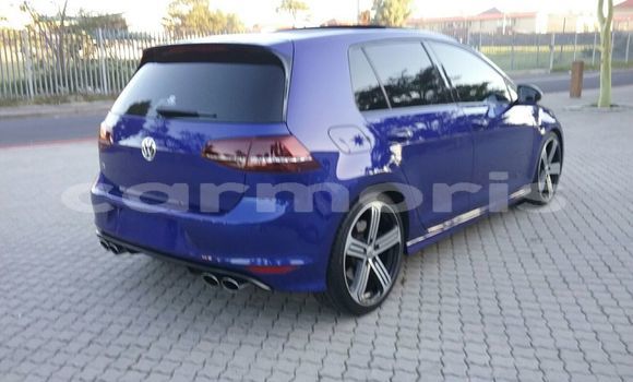 Buy Used Volkswagen Golf Blue Car in Baie du Cap in Savanne District Buy Used Volkswagen Golf Blue Car in Baie du Cap in Savanne District