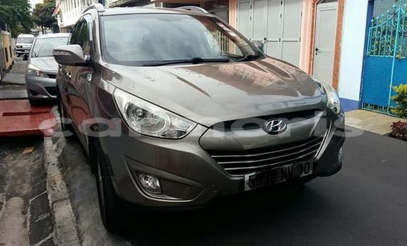 Buy Used Hyundai ix35 Brown Car in Port Louis in Port Louis District