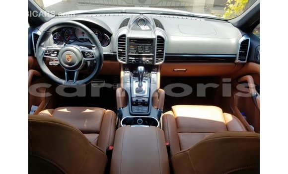 Acheter Import Voiture Porsche Cayenne Blanc à Import - Dubai, Îles Agalega Acheter Import Voiture Porsche Cayenne Blanc à Import - Dubai, Îles Agalega