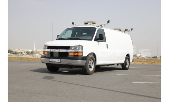 Buy Import Chevrolet Express White Car in Import - Dubai in Agalega Islands